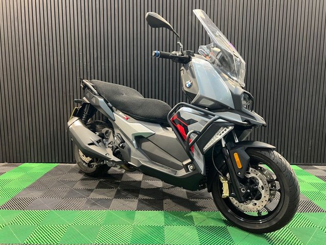 View our BMW C 400 X