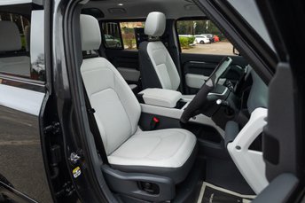 View our LAND ROVER DEFENDER 110