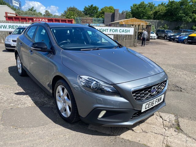 View our Volvo V40 Cross Country 2.0 D2 Lux Hatchback 5dr Diesel Auto Euro 6 (s/s) (120 ps)