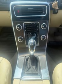 USED 2015 65 VOLVO V60 1.6 D2 SE Lux Powershift Euro 5 (s/s) 5dr 12 VOLVO SERVICES/ 1 OWNER