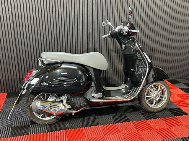 View our PIAGGIO Vespa GTS 125