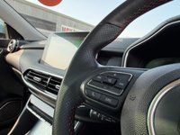 USED 2021 71 MG MG HS 1.5 T-GDI 16.6kWh Exclusive SUV 5dr Petrol Plug-in Hybrid Auto Euro 6 (s/s) (258 ps) 