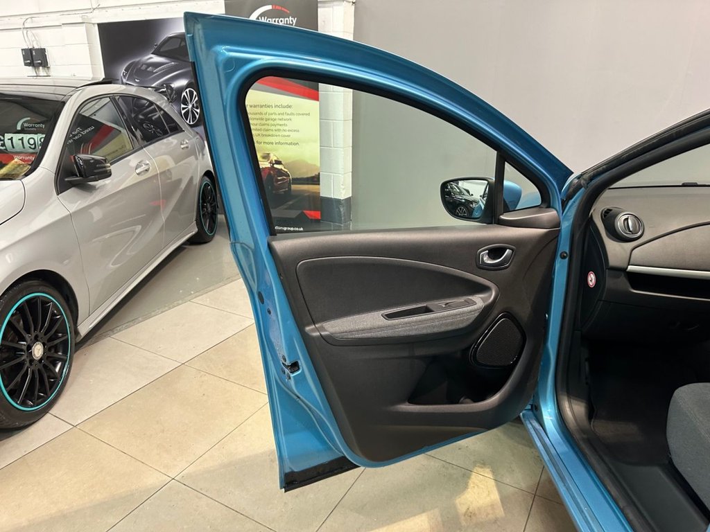 USED 2021 71 RENAULT ZOE R110 EV50 52kWh Iconic Hatchback 5dr Electric Auto (Rapid Charge) (107 bhp) 3 SERVICE VISITS