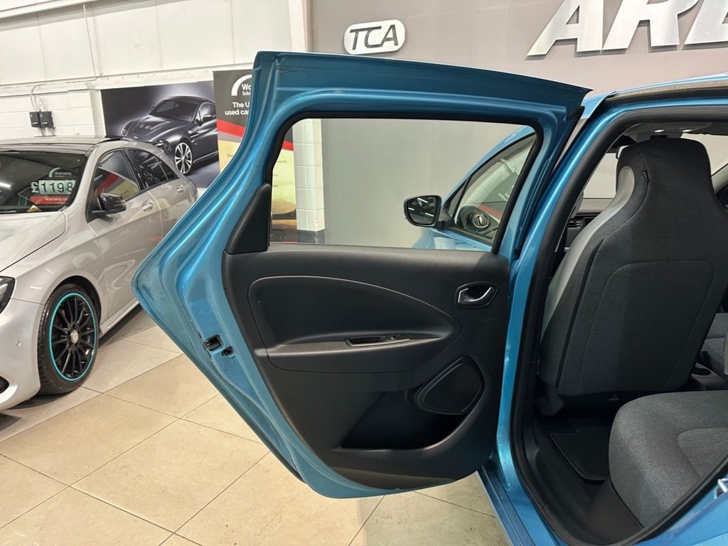 USED 2021 71 RENAULT ZOE R110 EV50 52kWh Iconic Hatchback 5dr Electric Auto (Rapid Charge) (107 bhp) 3 SERVICE VISITS