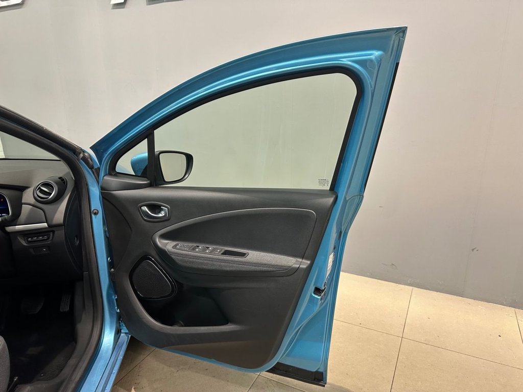 USED 2021 71 RENAULT ZOE R110 EV50 52kWh Iconic Hatchback 5dr Electric Auto (Rapid Charge) (107 bhp) 3 SERVICE VISITS