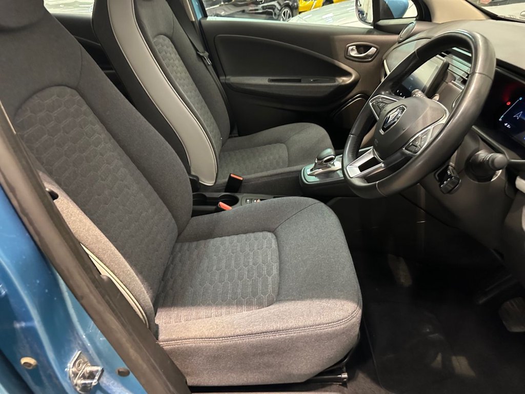 USED 2021 71 RENAULT ZOE R110 EV50 52kWh Iconic Hatchback 5dr Electric Auto (Rapid Charge) (107 bhp) 3 SERVICE VISITS