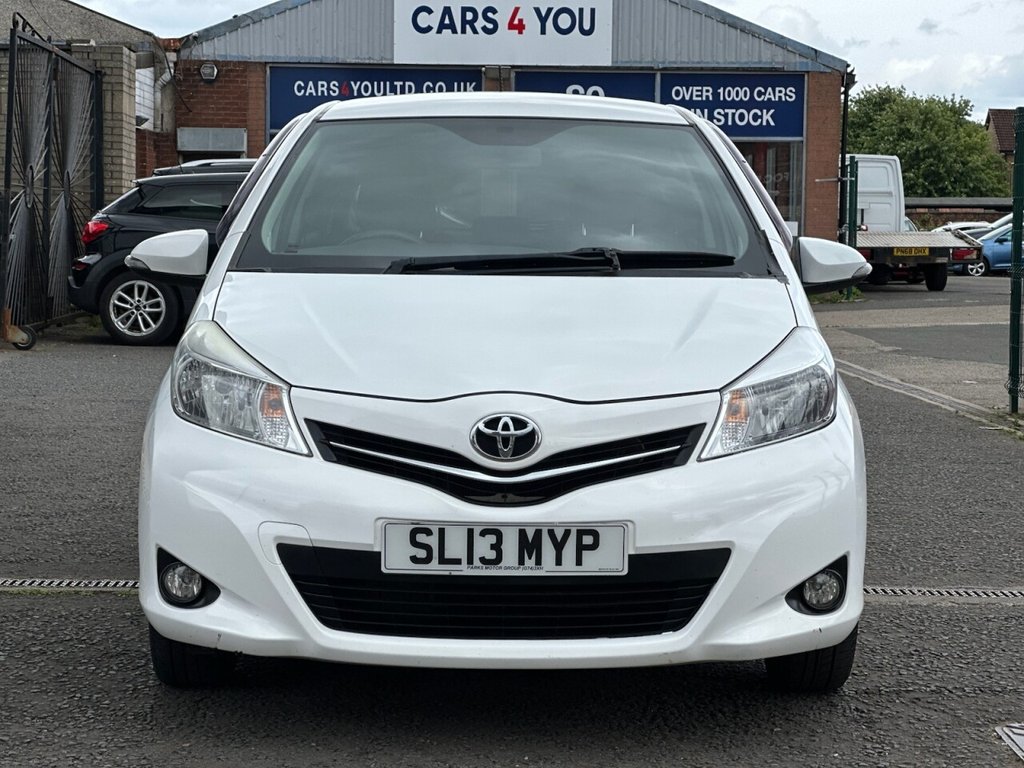 2013 Toyota Yaris thumbnail 4