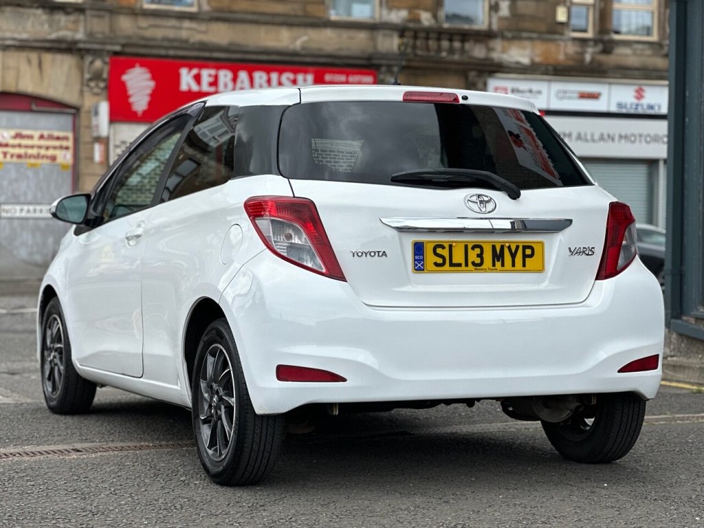 2013 Toyota Yaris thumbnail 5