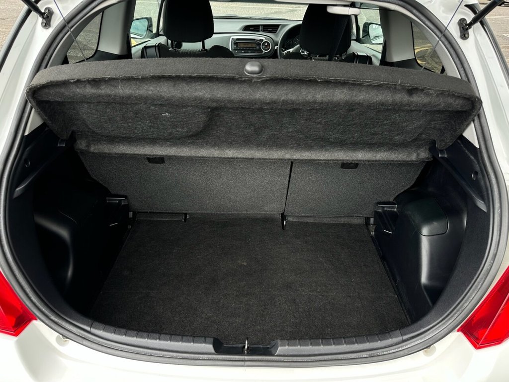 2013 Toyota Yaris thumbnail 15