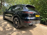 USED 2022 72 PORSCHE CAYENNE 3.0 V6 E-Hybrid 17.9kWh SUV 5dr Petrol Plug-in Hybrid TiptronicS 4WD Euro 6 (s/s) (3.6kW Charger) (462 ps) 8.9% APR FINANCE RATES