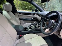USED 2022 72 PORSCHE CAYENNE 3.0 V6 E-Hybrid 17.9kWh SUV 5dr Petrol Plug-in Hybrid TiptronicS 4WD Euro 6 (s/s) (3.6kW Charger) (462 ps) 8.9% APR FINANCE RATES