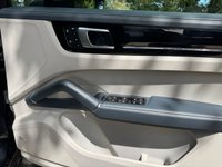 USED 2022 72 PORSCHE CAYENNE 3.0 V6 E-Hybrid 17.9kWh SUV 5dr Petrol Plug-in Hybrid TiptronicS 4WD Euro 6 (s/s) (3.6kW Charger) (462 ps) 8.9% APR FINANCE RATES