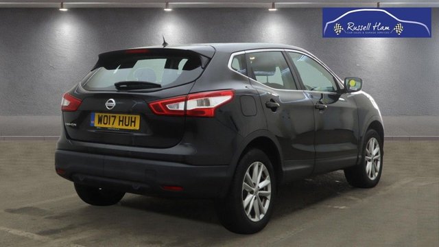 View our NISSAN QASHQAI