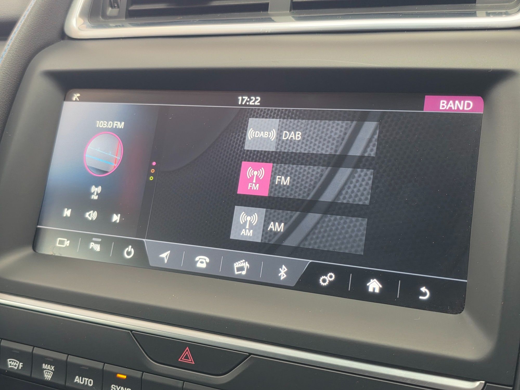 USED 2019 69 JAGUAR E-PACE 2.0 P200 R-Dynamic S SUV 5dr Petrol Auto AWD Euro 6 (s/s) (200 ps) 