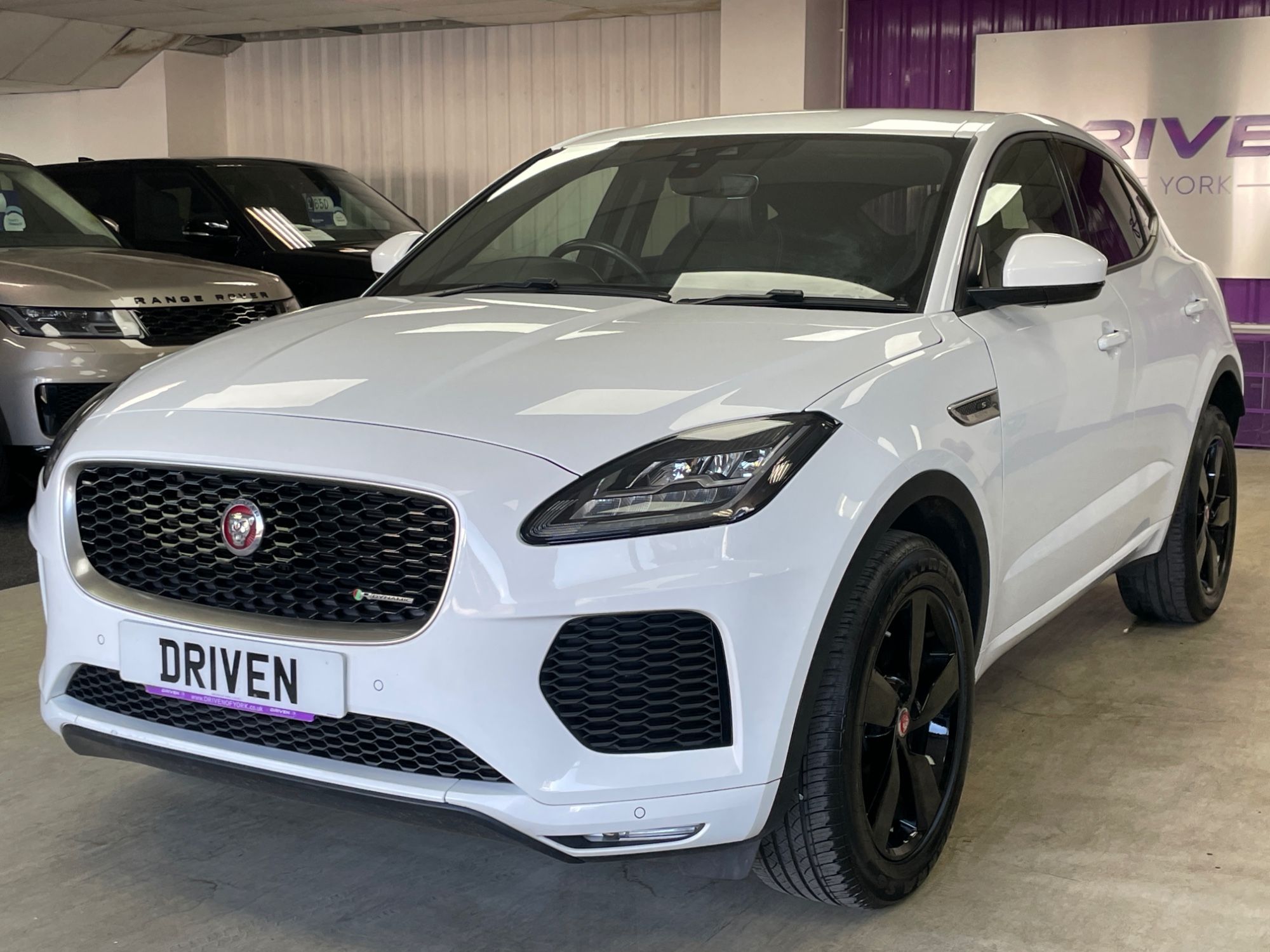 2019 Jaguar E-Pace thumbnail 8