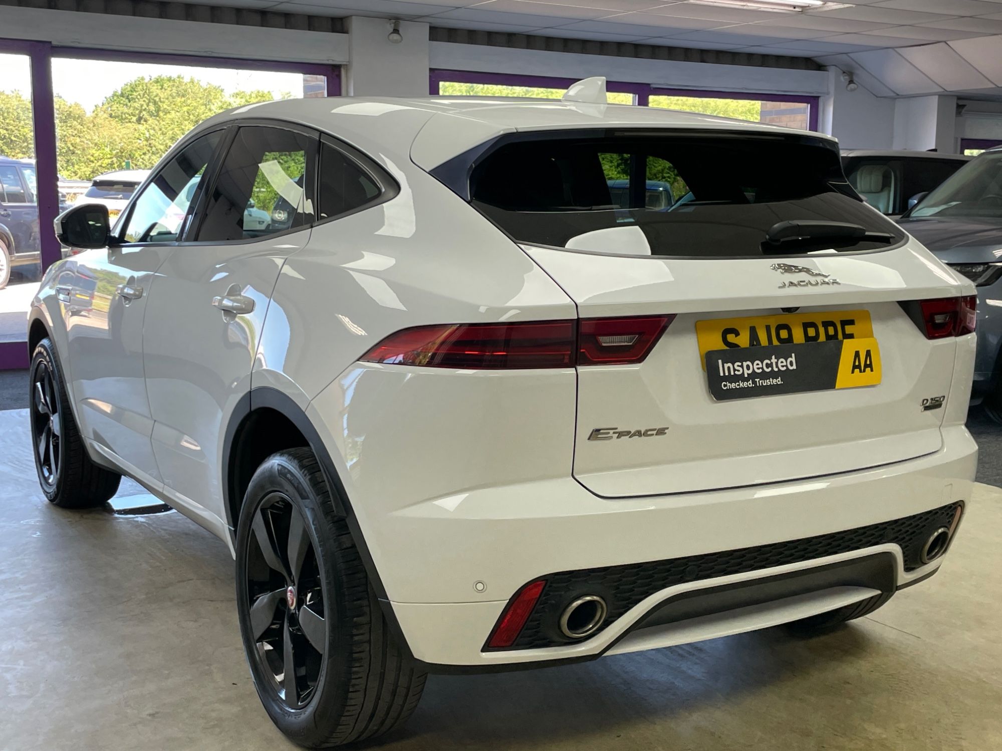 2019 Jaguar E-Pace thumbnail 9