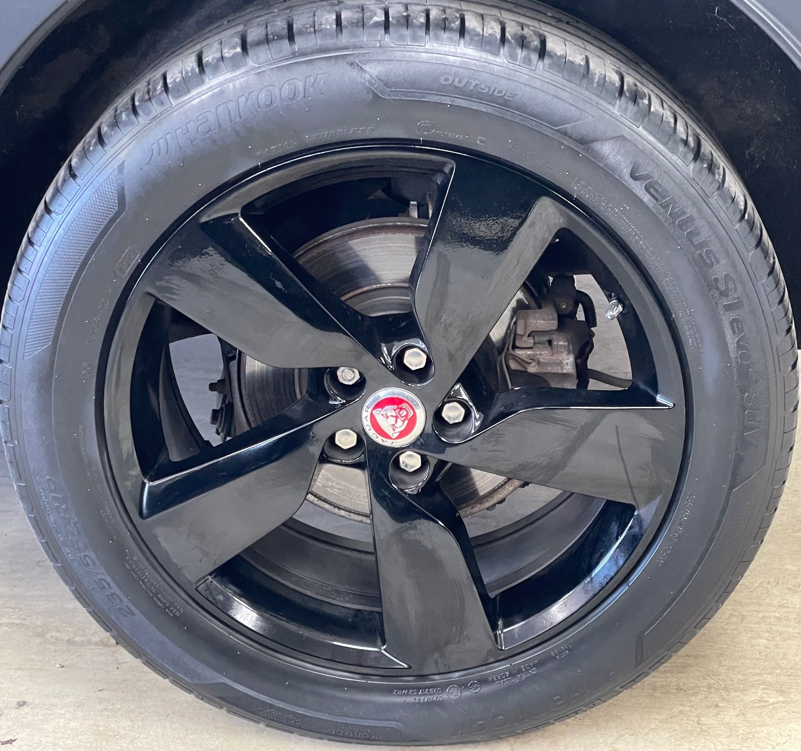 2019 Jaguar E-Pace thumbnail 14