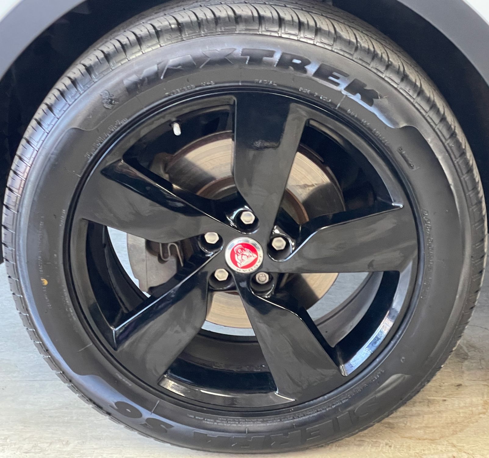 2019 Jaguar E-Pace thumbnail 17