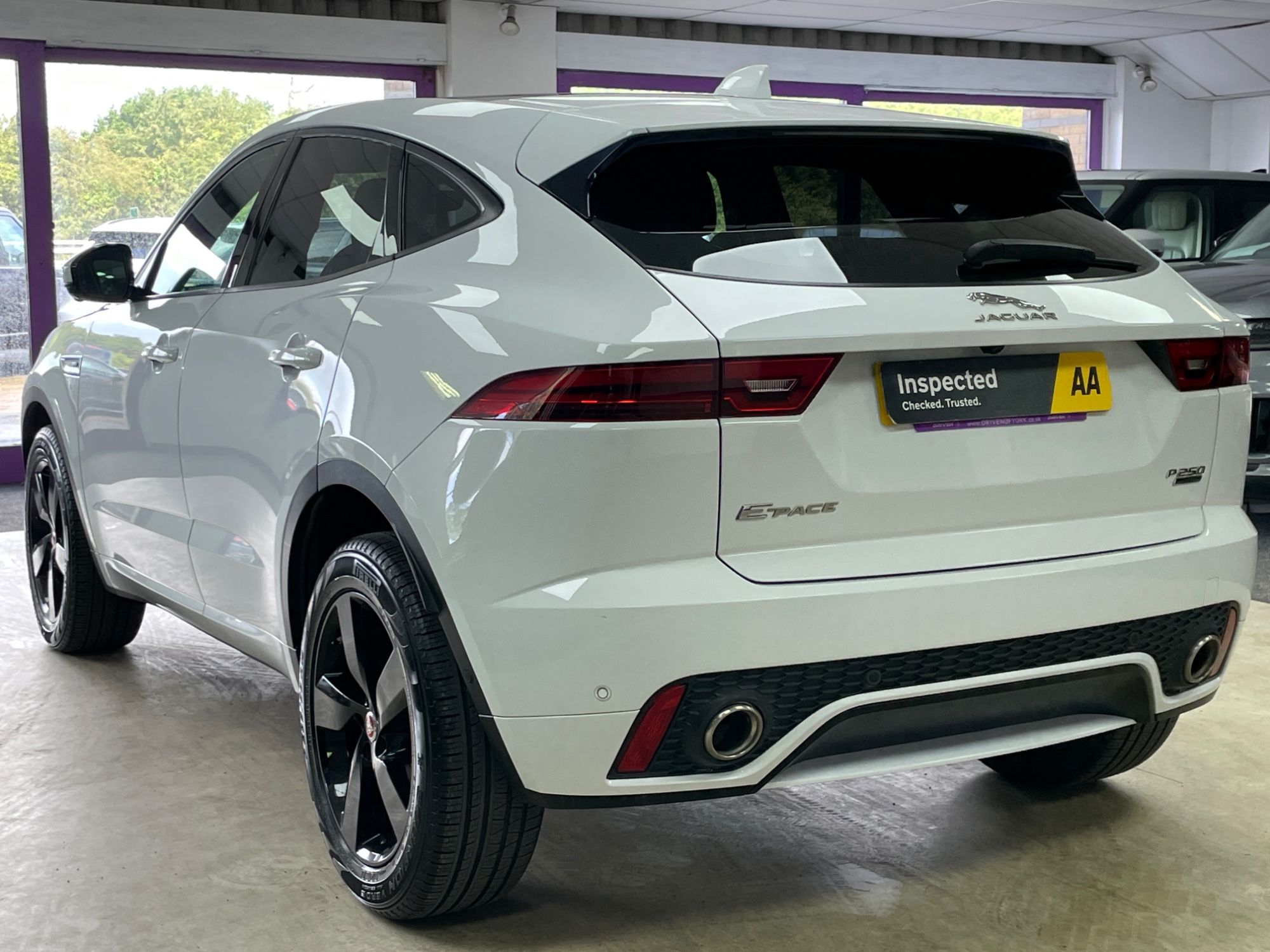 USED 2018 68 JAGUAR E-PACE 2.0 P250 R-Dynamic SE SUV 5dr Petrol Auto AWD Euro 6 (s/s) (249 ps) 