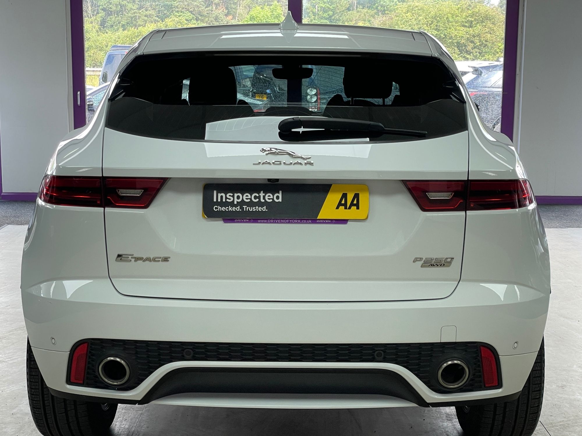 USED 2018 68 JAGUAR E-PACE 2.0 P250 R-Dynamic SE SUV 5dr Petrol Auto AWD Euro 6 (s/s) (249 ps) 