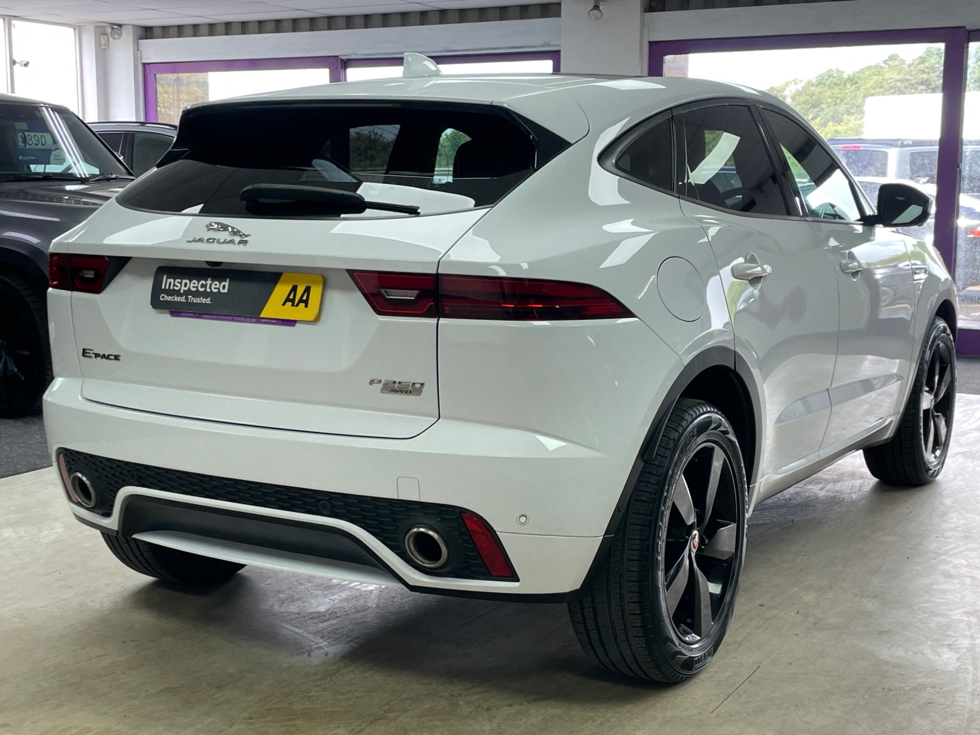 USED 2018 68 JAGUAR E-PACE 2.0 P250 R-Dynamic SE SUV 5dr Petrol Auto AWD Euro 6 (s/s) (249 ps) 