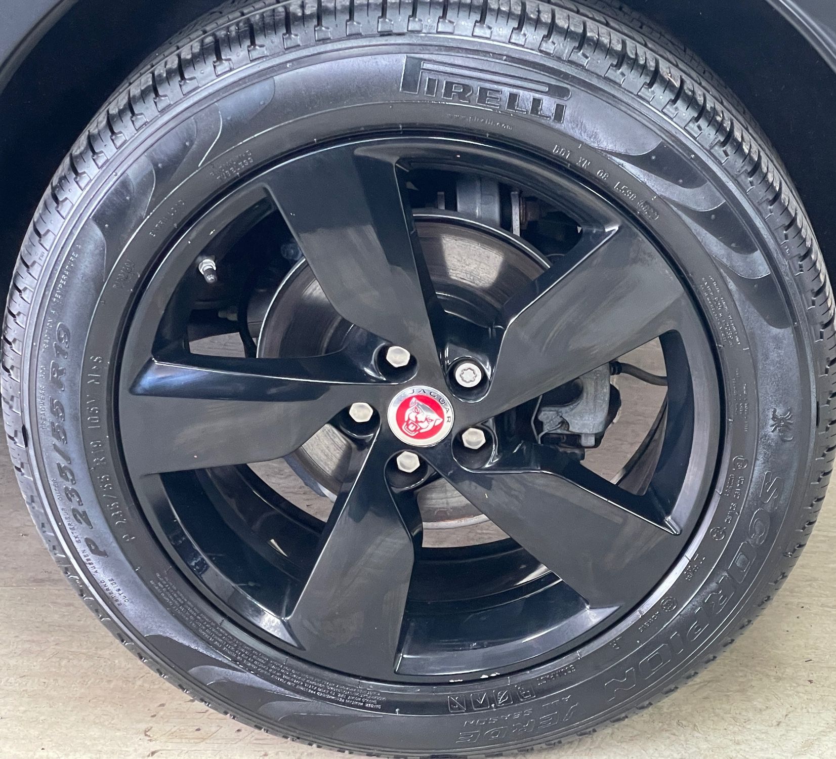 USED 2018 68 JAGUAR E-PACE 2.0 P250 R-Dynamic SE SUV 5dr Petrol Auto AWD Euro 6 (s/s) (249 ps) 