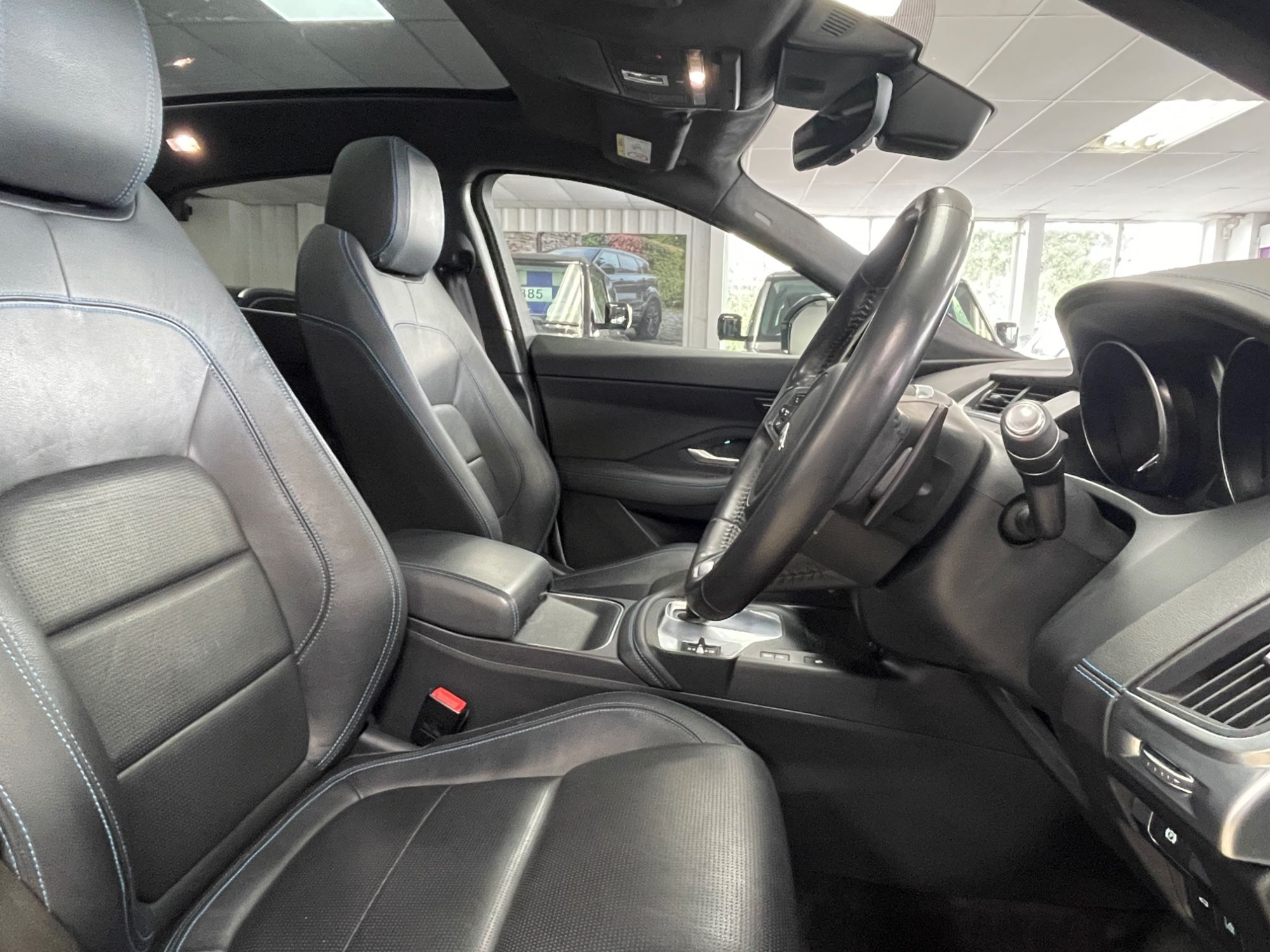 USED 2018 68 JAGUAR E-PACE 2.0 P250 R-Dynamic SE SUV 5dr Petrol Auto AWD Euro 6 (s/s) (249 ps) 