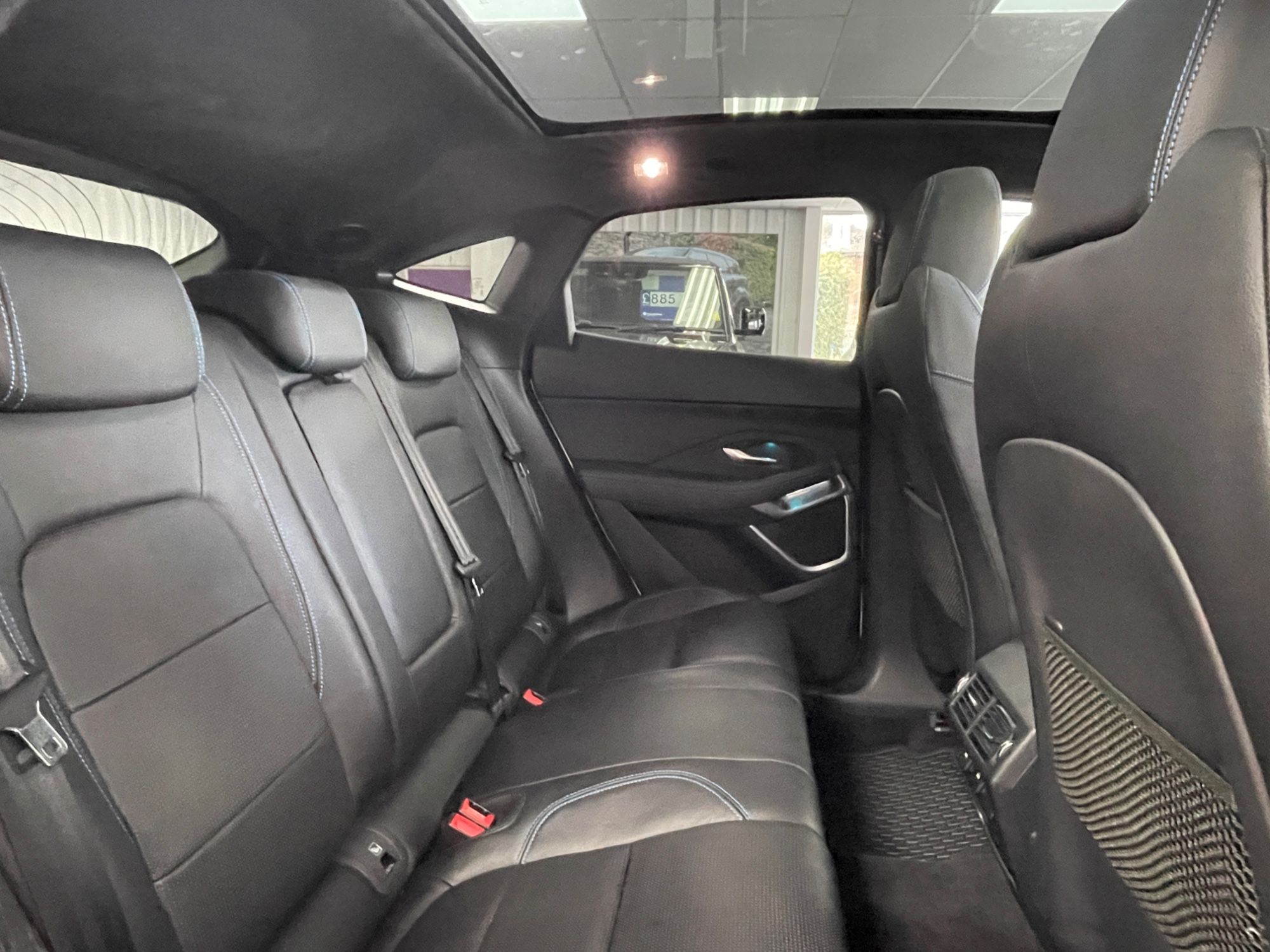 USED 2018 68 JAGUAR E-PACE 2.0 P250 R-Dynamic SE SUV 5dr Petrol Auto AWD Euro 6 (s/s) (249 ps) 