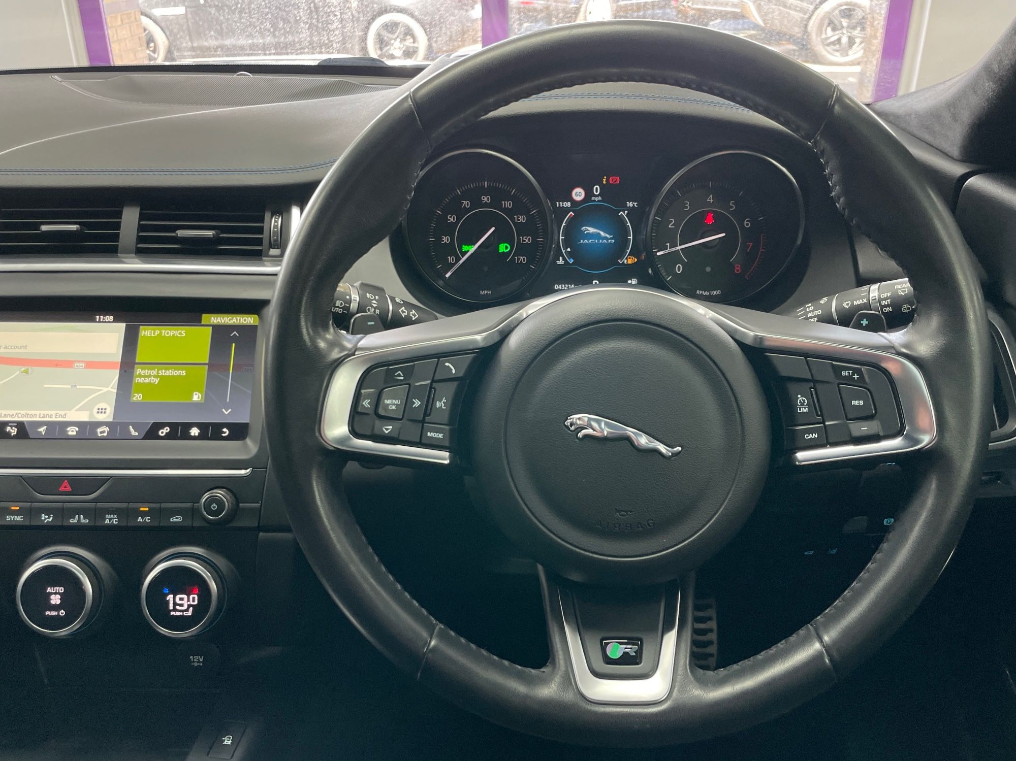 USED 2018 68 JAGUAR E-PACE 2.0 P250 R-Dynamic SE SUV 5dr Petrol Auto AWD Euro 6 (s/s) (249 ps) 