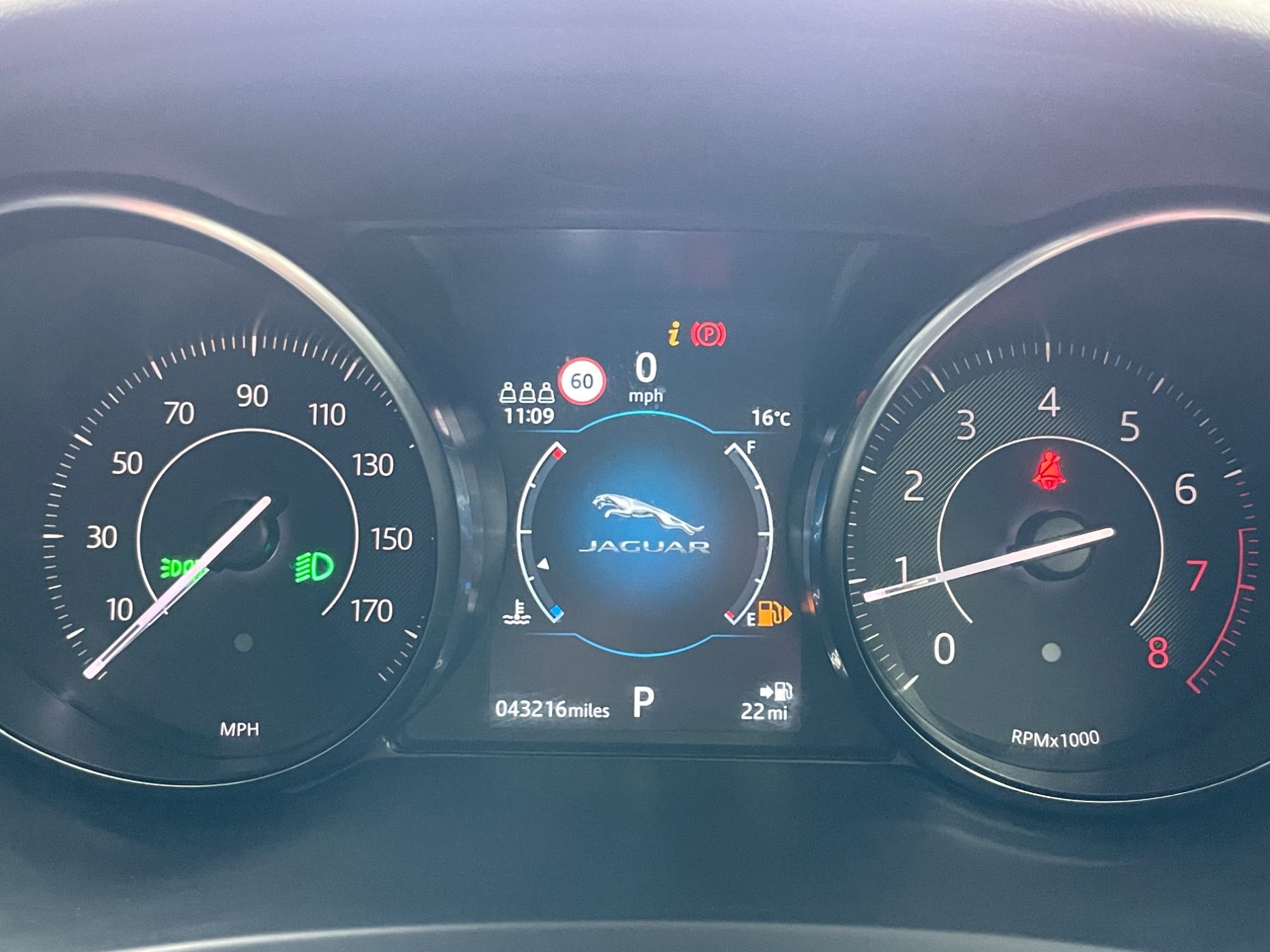 USED 2018 68 JAGUAR E-PACE 2.0 P250 R-Dynamic SE SUV 5dr Petrol Auto AWD Euro 6 (s/s) (249 ps) 