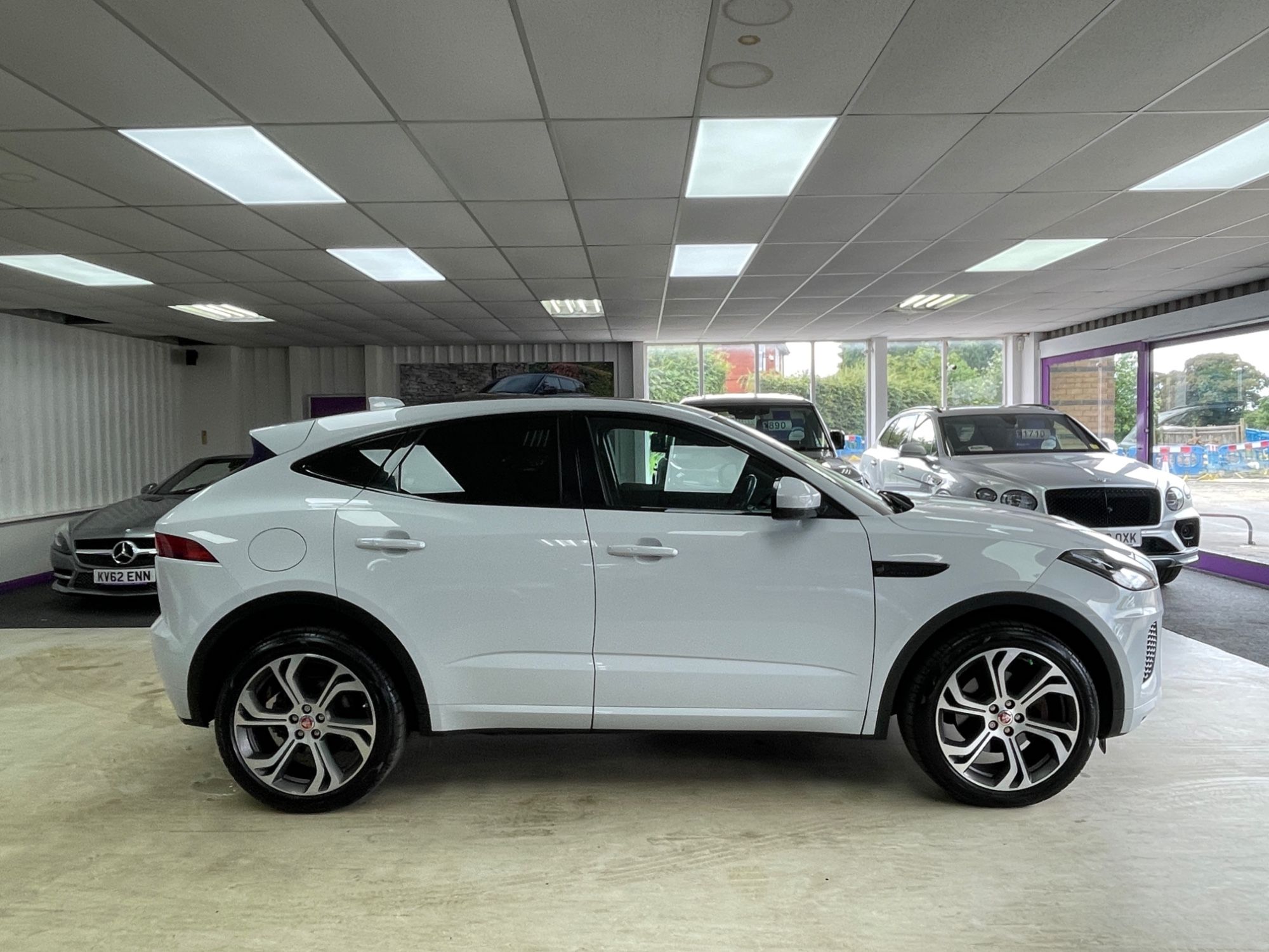 USED 2018 18 JAGUAR E-PACE 2.0 D180 First Edition SUV 5dr Diesel Auto AWD Euro 6 (s/s) (180 ps) 