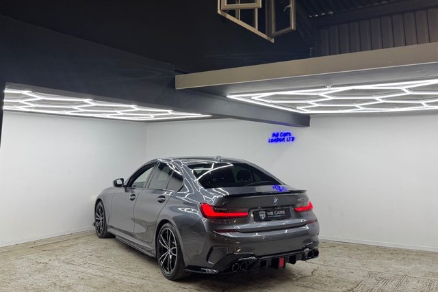 View our BMW 3 SERIES