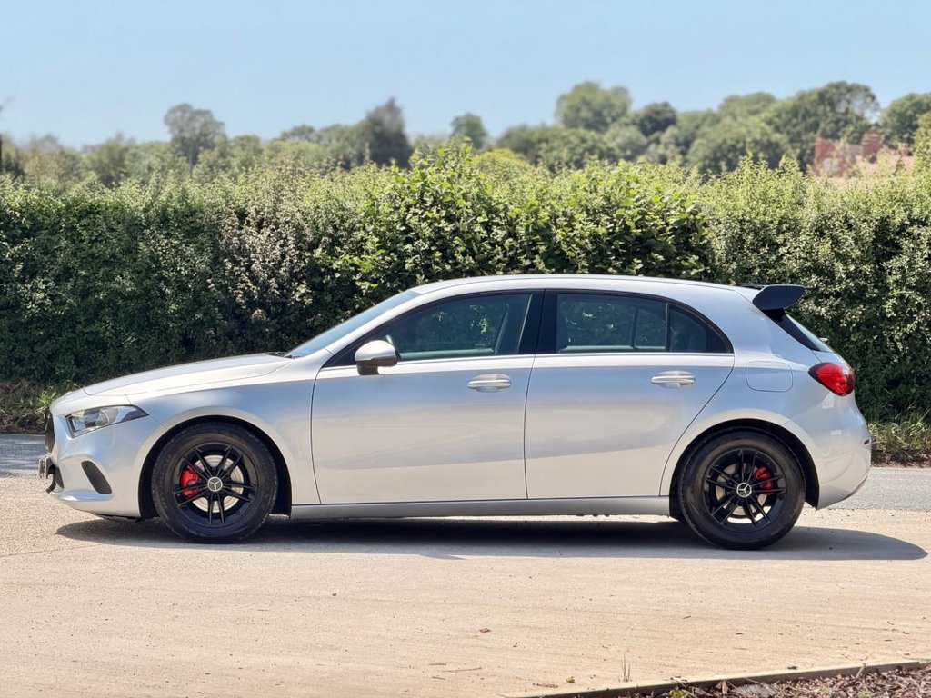 USED 2019 MERCEDES-BENZ A CLASS 1.3 A180 SE Hatchback 5dr Petrol Manual Euro 6 (s/s) (136 ps) |6 Services|Camera|SatNav|Cruise|