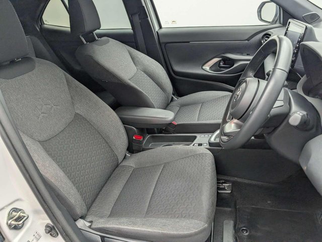 USED 2023 23 TOYOTA YARIS CROSS 1.5 Yaris Cross Design HEV Auto 5dr CLICK+COLLECT / HOME DELIVERY