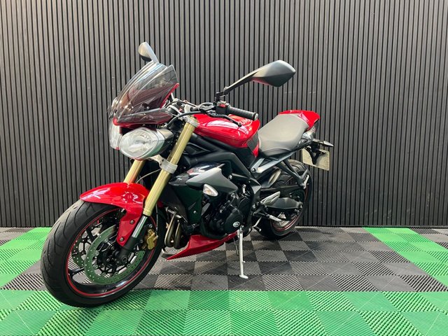 View our TRIUMPH STREET TRIPLE 675