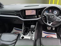USED 2019 69 VOLKSWAGEN TOUAREG 3.0 TDI V6 R-Line SUV 5dr Diesel Tiptronic 4Motion Euro 6 (s/s) (286 ps) 