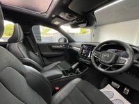 USED 2022 22 VOLVO XC40 1.5h T5 Twin Engine Recharge 10.7kWh R-Design SUV 5dr Petrol Plug-in Hybrid Auto Euro 6 (s/s) (262 ps) 