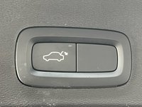 USED 2022 22 VOLVO XC40 1.5h T5 Twin Engine Recharge 10.7kWh R-Design SUV 5dr Petrol Plug-in Hybrid Auto Euro 6 (s/s) (262 ps) 
