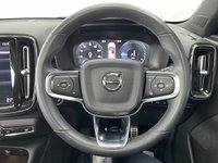 USED 2022 22 VOLVO XC40 1.5h T5 Twin Engine Recharge 10.7kWh R-Design SUV 5dr Petrol Plug-in Hybrid Auto Euro 6 (s/s) (262 ps) 