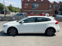 USED 2016 66 VOLVO V40 2.0 D2 Momentum Hatchback 5dr Diesel Auto Euro 6 (s/s) (120 ps) AUTO -- 1 OWNER --&pound;20 TAX -- FULL VOLVO SERVICE HISTORY