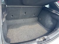 USED 2016 66 VOLVO V40 2.0 D2 Momentum Hatchback 5dr Diesel Auto Euro 6 (s/s) (120 ps) AUTO -- 1 OWNER --&pound;20 TAX -- FULL VOLVO SERVICE HISTORY