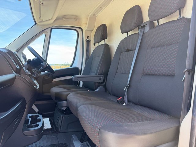 View our VAUXHALL MOVANO