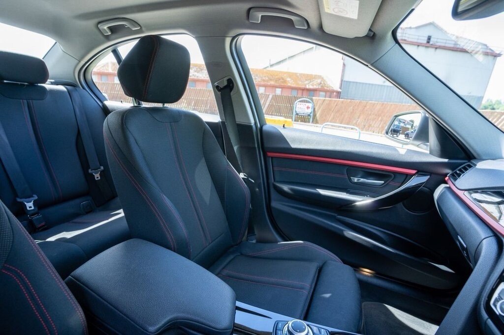 USED 2016 66 BMW 3 SERIES 1.5 318i Sport Saloon 4dr Petrol Auto Euro 6 (s/s) (136 ps) SATNAV, ALLOYS, PRIVACY, 2KEYS