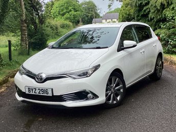 2017 TOYOTA AURIS