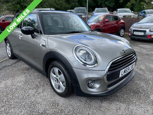 View our MINI Hatch 1.5 Cooper Classic Hatchback 5dr Petrol Manual Euro 6 (s/s) (136 ps)