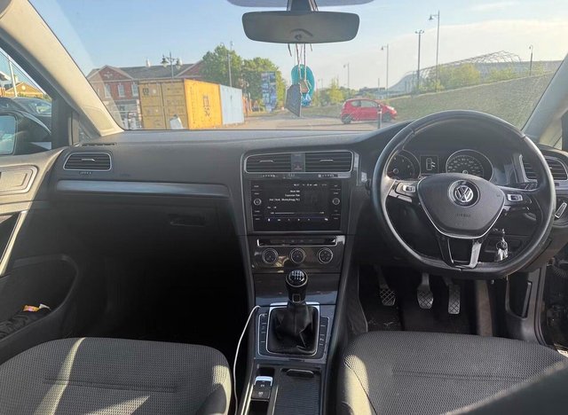 View our VOLKSWAGEN GOLF