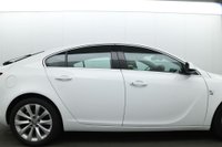 USED 2016 16 VAUXHALL INSIGNIA 1.6 CDTi ecoFLEX Elite Nav Hatchback 5dr Diesel Manual Euro 6 (s/s) (136 ps) FRONT AND REAR PARKING SENSOR