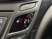 USED 2016 16 VAUXHALL INSIGNIA 1.6 CDTi ecoFLEX Elite Nav Hatchback 5dr Diesel Manual Euro 6 (s/s) (136 ps) FRONT AND REAR PARKING SENSOR