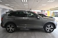 USED 2015 15 VOLKSWAGEN TOUAREG 3.0 TDI V6 BlueMotion Tech R-Line SUV 5dr Diesel Tiptronic 4WD Euro 6 (s/s) (262 ps) *HOME DELIVERY 7 DAY MONEY BACK*
