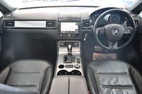 USED 2015 15 VOLKSWAGEN TOUAREG 3.0 TDI V6 BlueMotion Tech R-Line SUV 5dr Diesel Tiptronic 4WD Euro 6 (s/s) (262 ps) *HOME DELIVERY 7 DAY MONEY BACK*